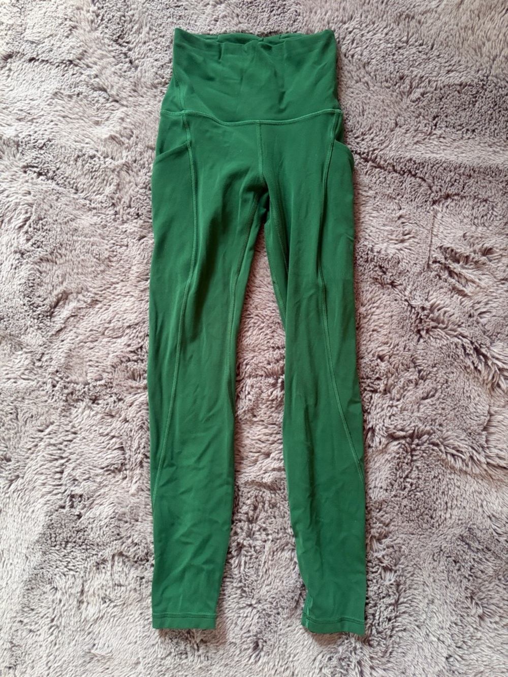 lululemon Align High-Rise Crop with Pockets 23" in Kelly Green